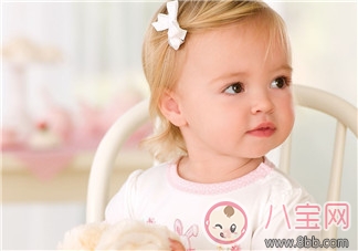 寶寶吃飯時(shí)爸爸的這個(gè)舉動(dòng) 險(xiǎn)些讓他送命！