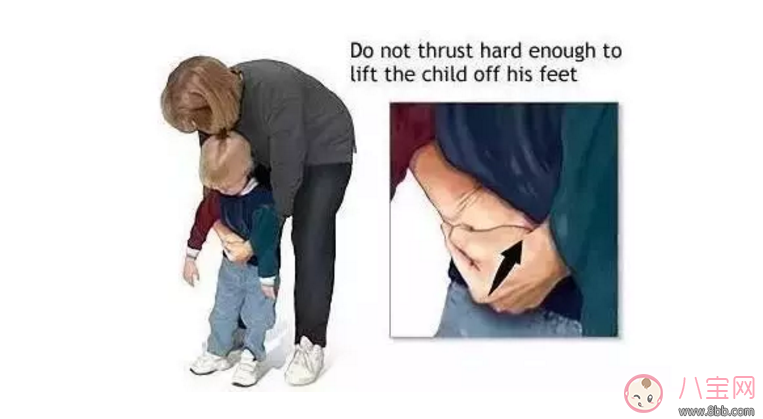 寶寶吃飯時(shí)爸爸的這個(gè)舉動(dòng) 險(xiǎn)些讓他送命！