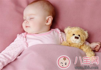 星二代睡姿誰(shuí)錯(cuò)了？馨爺鎖喉阿拉蕾凹造型