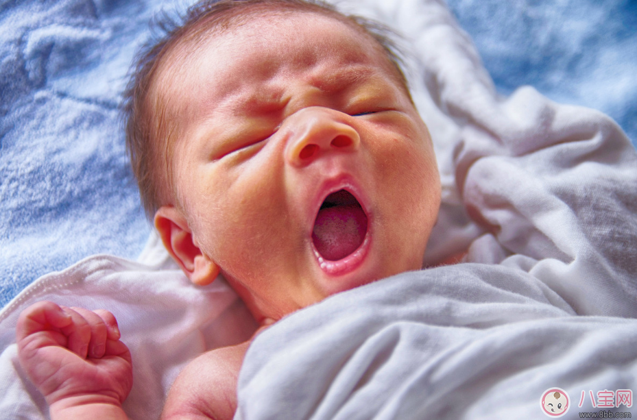 哄娃睡覺(jué)有高招 這些神曲保證一聽(tīng)就倒