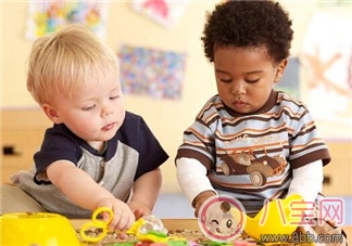 如何提高寶寶交往能力 家長(zhǎng)應(yīng)該如何做