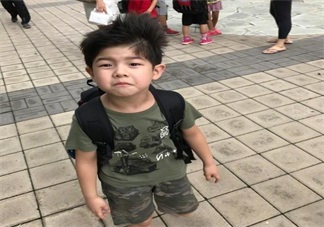 安吉上學(xué)了眼睛居然有點濕潤 安吉上學(xué)去的哪個學(xué)校