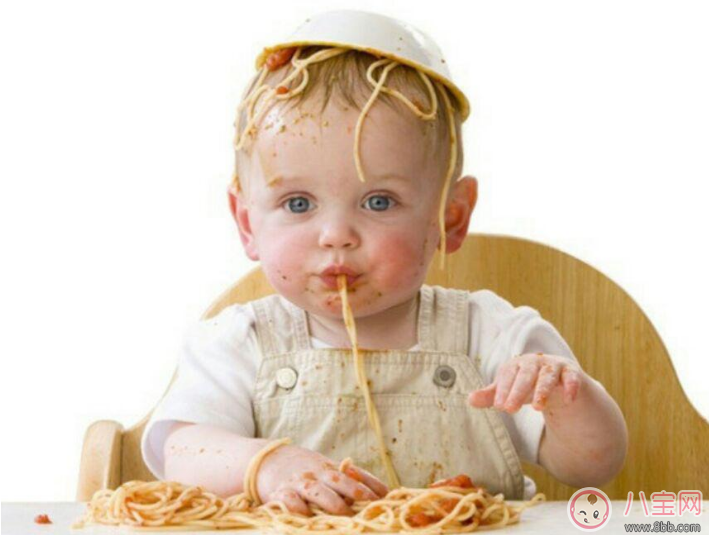 怎么培養(yǎng)寶寶自己吃飯的能力 寶寶學習吃飯餐具盤點