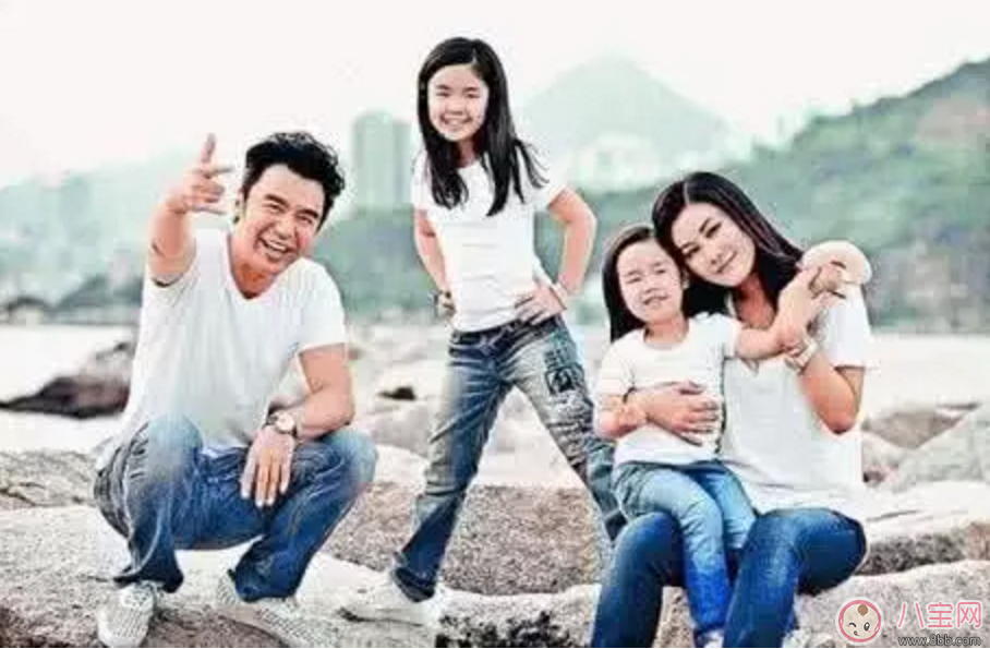 靳東赴港陪愛妻生二胎 還有那些全程陪產(chǎn)的星爸【準(zhǔn)爸陪產(chǎn)十大準(zhǔn)備】