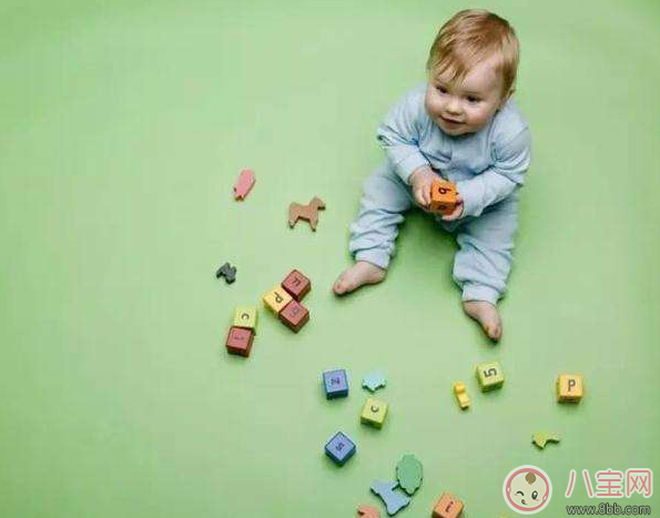 孩子居然喜歡丟玩具找樂子 孩子丟東西習(xí)慣要糾正