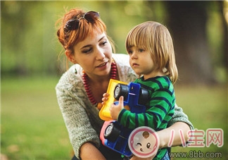 何潔表示不會再結(jié)婚 單親家庭的孩子成長一定不好嗎？