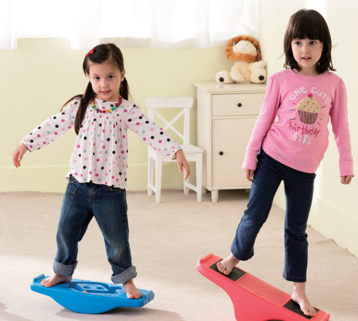 提高孩子平衡力的玩具有哪些 提高孩子平衡力的游戲有哪些