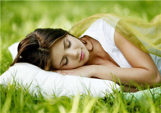 起床太晚 上班女性如何讓自己看起來清醒