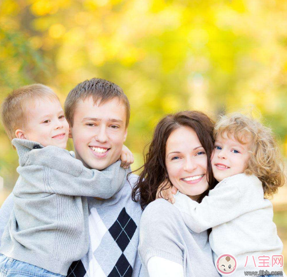 孩子太黏人怎么應(yīng)付 過分依賴父母的孩子怎么培養(yǎng)