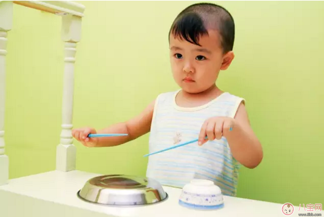 親子游戲趣味多 互動性筷子游戲