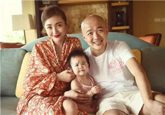 包文婧與餃子逐漸熟絡(luò)  手指受傷餃子擔(dān)心哭不停