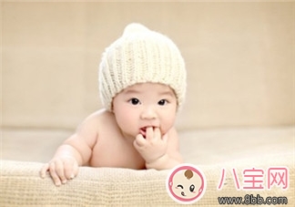 寶寶口腔期要滿足寶吸吮手指的習慣