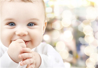 寶寶喜歡吃手指 父母如何聰明應(yīng)對