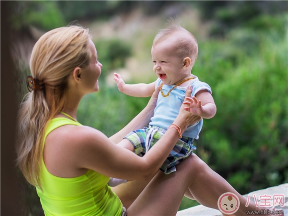 寶寶學說話了 在家里說普通話還是方言比較好 寶寶學說話了 在家里說普通話還是方言比較好