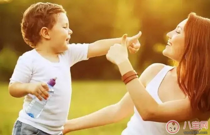 孩子害羞膽小怎么辦 膽小的孩子該如何教育(5句話鼓勵孩子) 孩子害羞膽小怎么辦 膽小的孩子該如何教育(5句話鼓勵孩子)