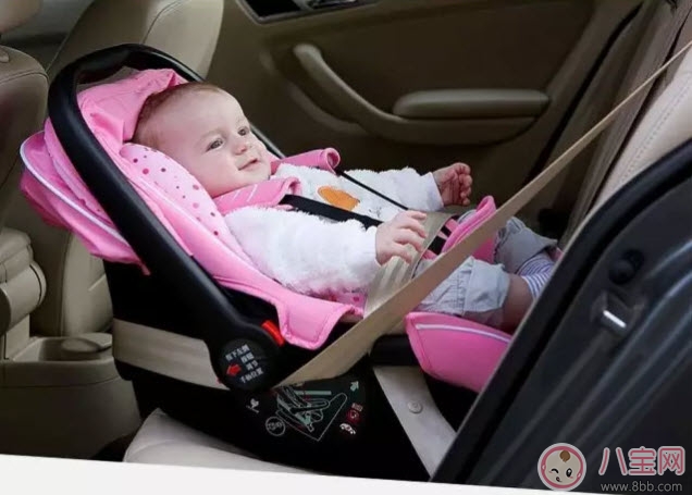 使用兒童安全座椅沒(méi)系安全帶 勿犯不必要的錯(cuò)誤