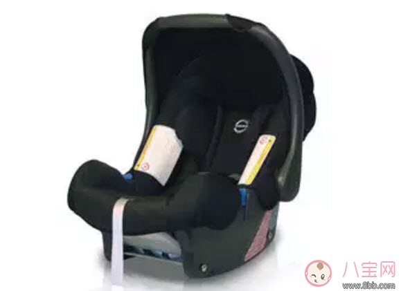 使用兒童安全座椅沒(méi)系安全帶 勿犯不必要的錯(cuò)誤