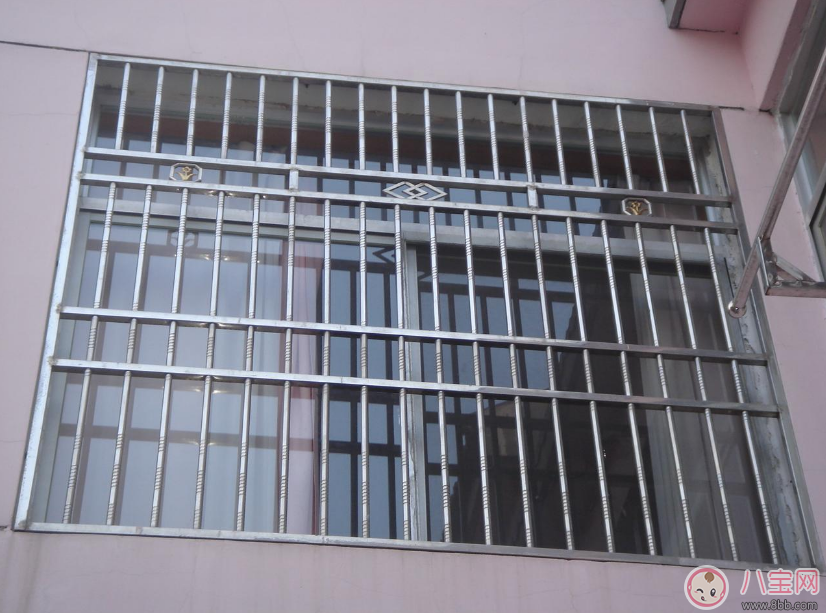 女兒家中獨(dú)處6樓墜亡 孩子安全問(wèn)題家長(zhǎng)一定要注意