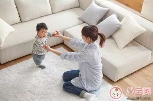 親子游戲讓寶寶輕松學(xué)會走路 寶寶練習(xí)走路親子游戲 親子游戲讓寶寶輕松學(xué)會走路 寶寶練習(xí)走路親子游戲