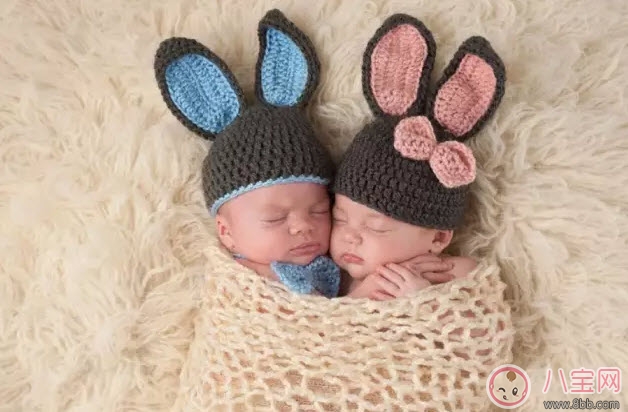 通過睡姿看性格 從小孩睡姿看性格(趴著睡的寶寶喜歡熱鬧) 通過睡姿看性格 從小孩睡姿看性格(趴著睡的寶寶喜歡熱鬧)