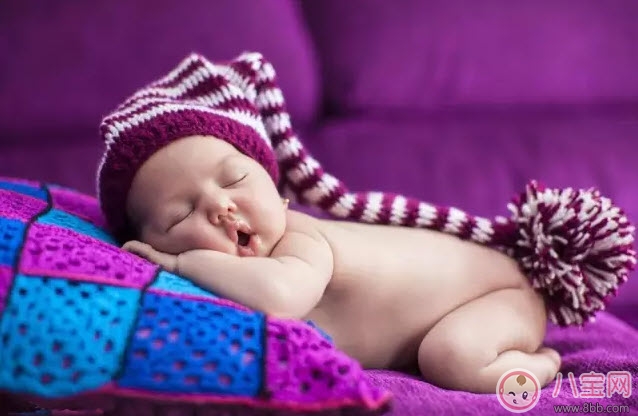 通過睡姿看性格 從小孩睡姿看性格(趴著睡的寶寶喜歡熱鬧) 通過睡姿看性格 從小孩睡姿看性格(趴著睡的寶寶喜歡熱鬧)