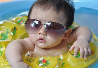 三伏天如何讓寶寶輕松避暑呢