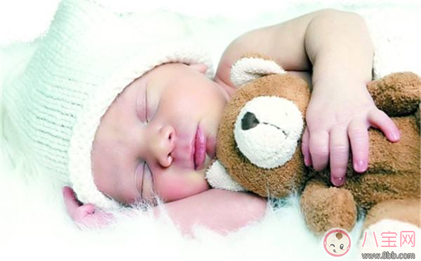 孩子哪些睡覺(jué)姿勢(shì)不正確 錯(cuò)誤的睡姿對(duì)孩子的影響很?chē)?yán)重 孩子哪些睡覺(jué)姿勢(shì)不正確 錯(cuò)誤的睡姿對(duì)孩子的影響很?chē)?yán)重