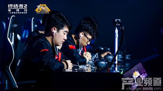 選手全神貫注，奮力一戰(zhàn)