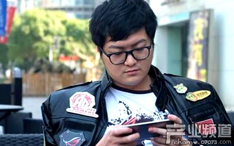 《王者榮耀》選手老帥轉(zhuǎn)會(huì)費(fèi)超千萬(wàn) 創(chuàng)移動(dòng)電競(jìng)選手身價(jià)新高