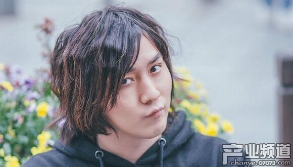 以&ldquo;張大仙&rdquo;糾紛為例 算算電競直播頭牌背后的經(jīng)濟賬