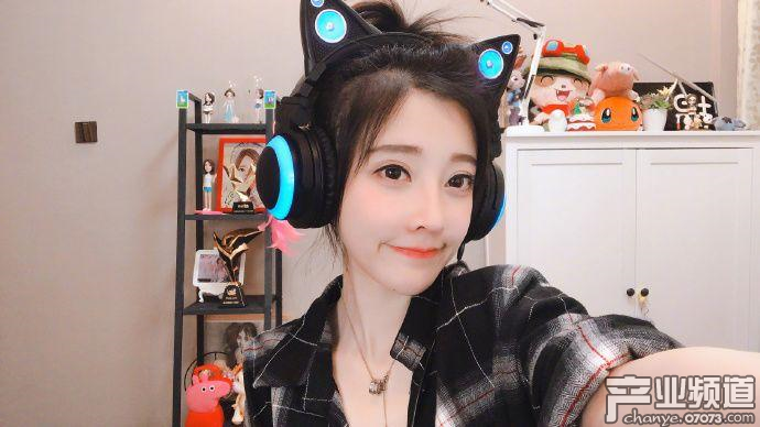 斗魚人氣主播馮提莫