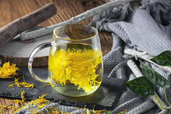 菊花有毒嗎，觸摸會(huì)導(dǎo)致皮膚瘙癢、腫脹