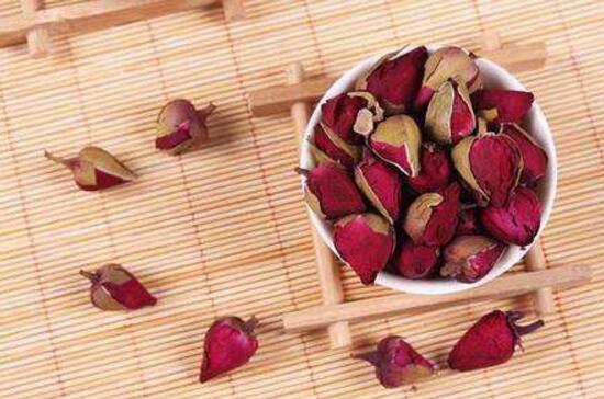 月季花可以泡水喝嗎，月季花的功效與作用