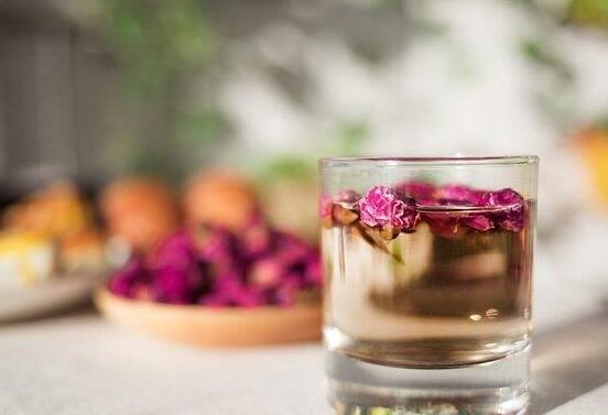 玫瑰花茶怎么泡，以五片最佳/溫度不高于80度(營養(yǎng)充分)