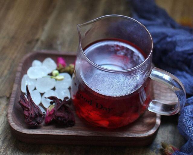 玫瑰花茶的作用，美白皮膚降低血壓