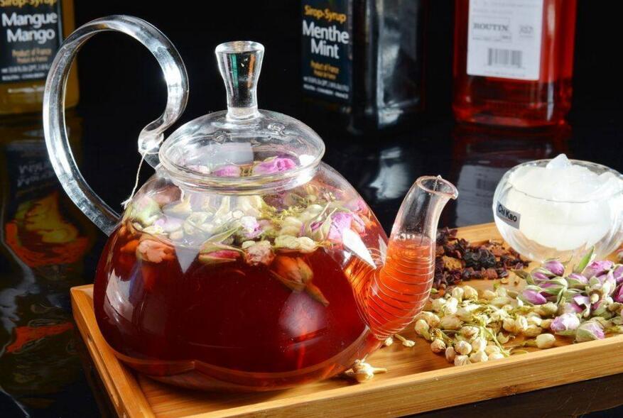 玫瑰花茶的作用，美白皮膚降低血壓