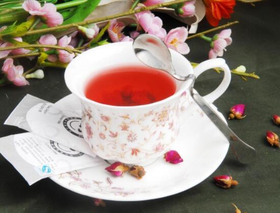 玫瑰花茶的功效與作用，美容養(yǎng)顏、促進(jìn)新成代謝、減肥