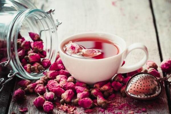 玫瑰花茶可以去斑嗎，可以祛斑不過(guò)需要堅(jiān)持飲用