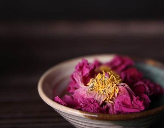 芍藥花茶的制作，最簡(jiǎn)單的單獨(dú)泡制/綠茶搭配泡制