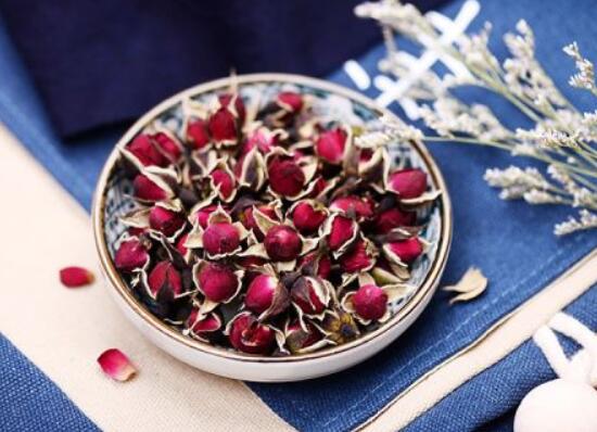 玫瑰花茶的功效與作用，美容養(yǎng)顏、促進(jìn)新成代謝、減肥