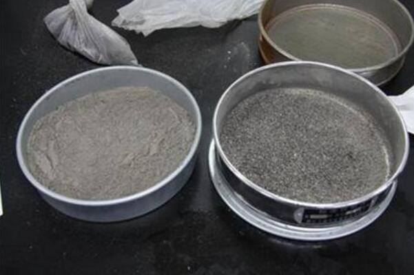 橡皮樹(shù)怎么移植，選擇透氣性較好的花盆很重要