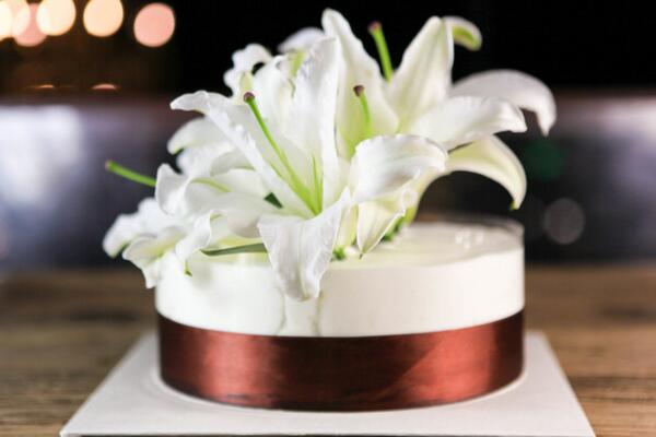 香水百合花期，每年4-7月都可以開花（花期為2個(gè)月）