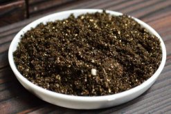 桂花用什么土最好，疏松、肥沃的微酸性沙質(zhì)土壤"