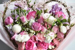 玫瑰跟什么搭配最好，搭配金銀花可泡茶"